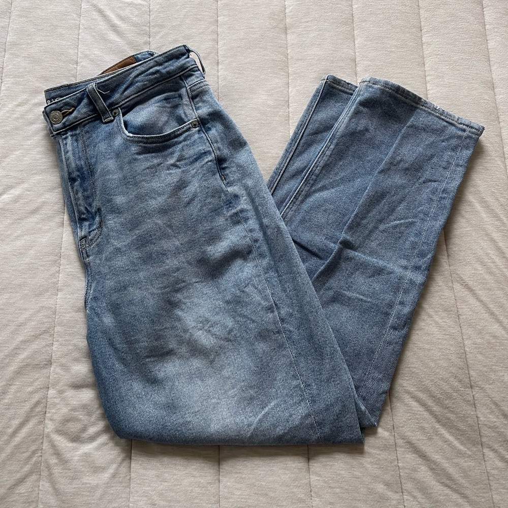 American Eagle Straight Mom Jeans